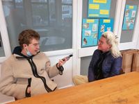 Vinzent K&ouml;rber im Interview mit seiner Mutter, der Schulpflegschaftsvorsitzenden Marta K&ouml;rber.